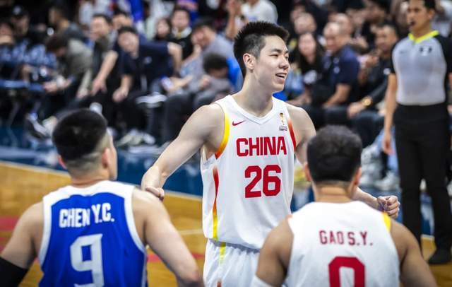 华体育官方-怒撕蓝领前锋标签！关键战狂砍19分，你才是中国男篮获胜头号功臣